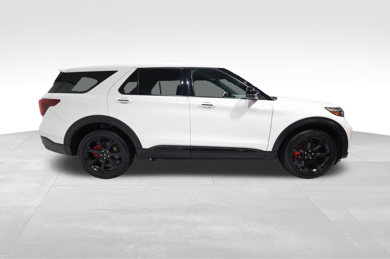 Vehicle image 4 of 38