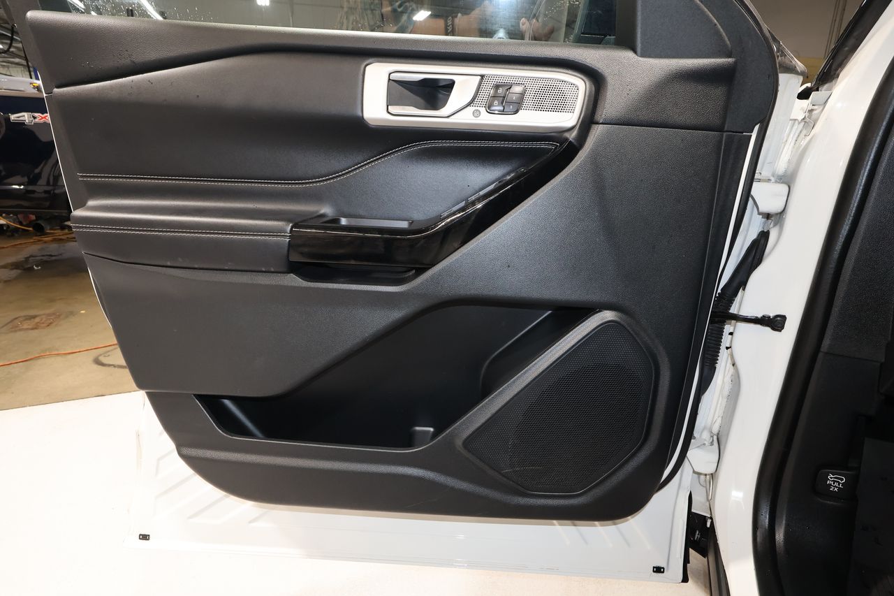 Vehicle image 22 of 38
