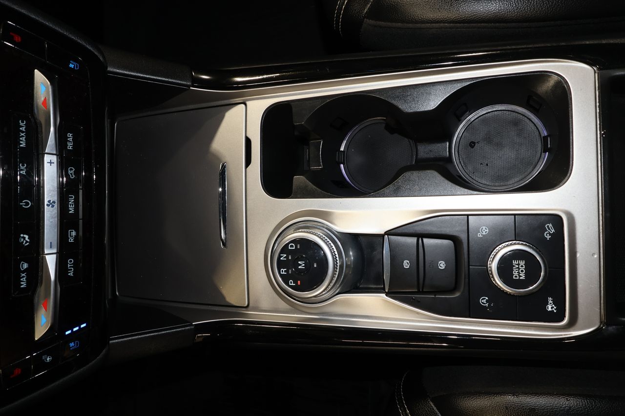 Vehicle image 15 of 38