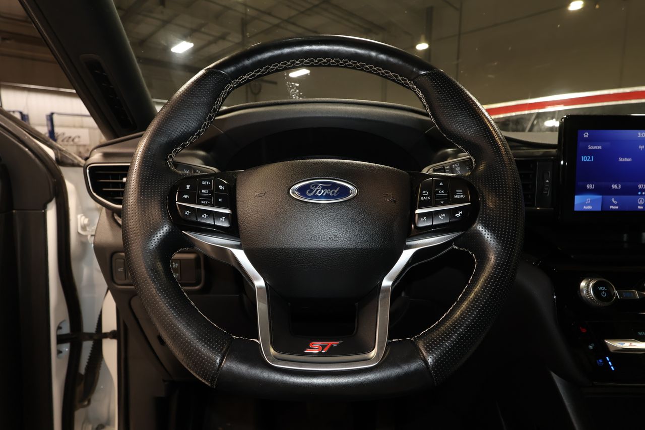 Vehicle image 10 of 38