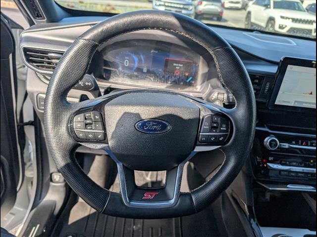 Vehicle image 8 of 24