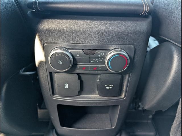 Vehicle image 17 of 24