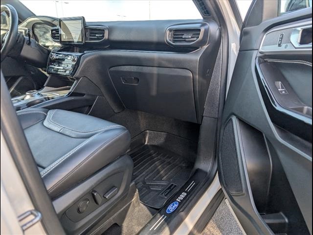 Vehicle image 23 of 24