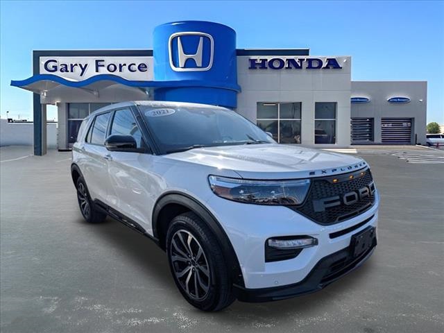 Vehicle image 3 of 24