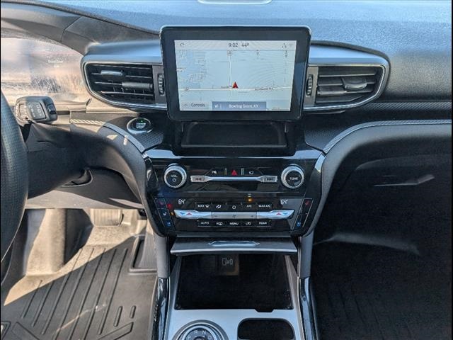Vehicle image 10 of 24