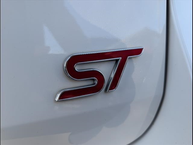 Vehicle image 19 of 24