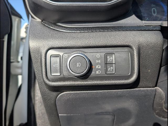 Vehicle image 14 of 24