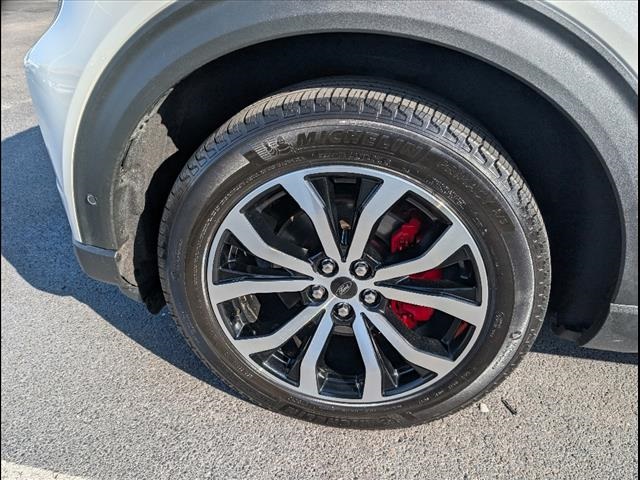 Vehicle image 5 of 24