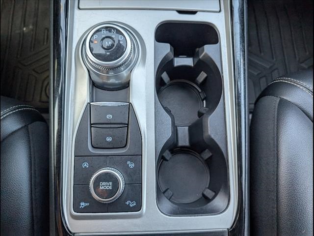 Vehicle image 13 of 24