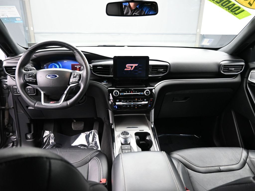 Vehicle image 36 of 53