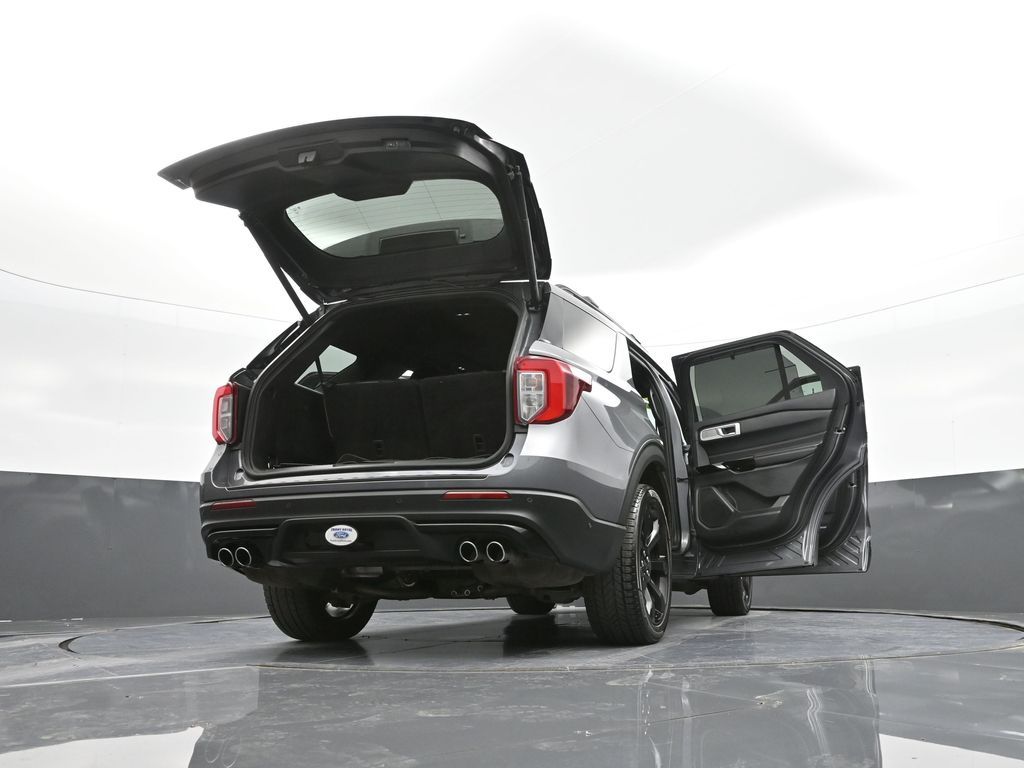 Vehicle image 51 of 53