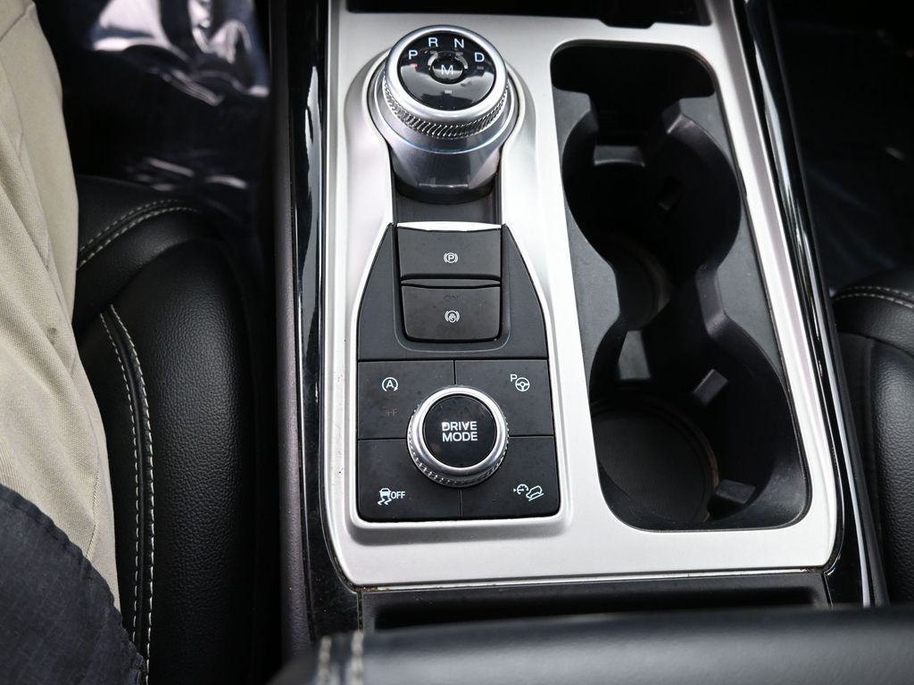 Vehicle image 43 of 53