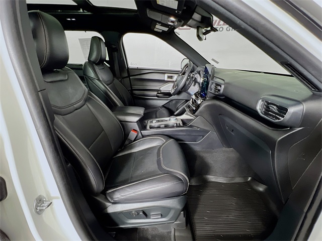 Vehicle image 18 of 43
