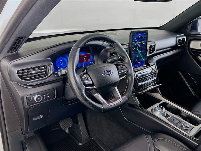 Vehicle image 21 of 43
