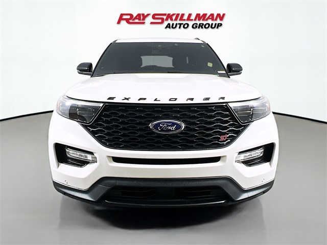Vehicle image 2 of 43