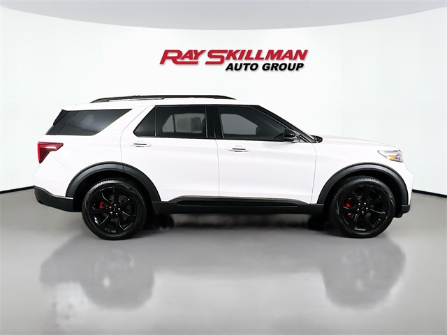 Vehicle image 4 of 43
