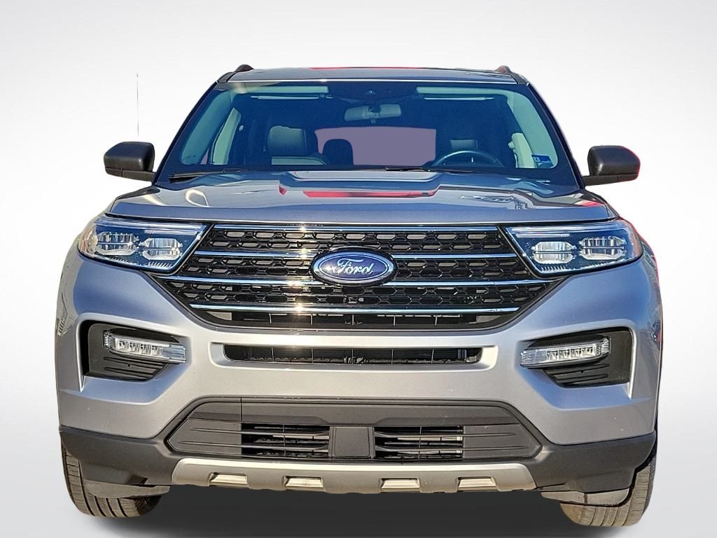 2021 Ford Explorer XLT Image 3 of 35