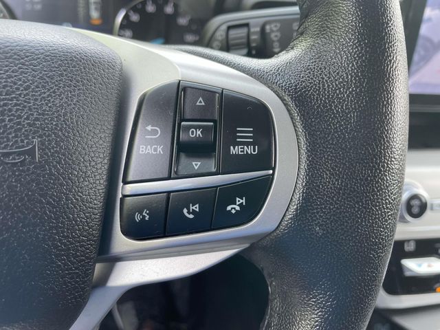 Vehicle image 31 of 35