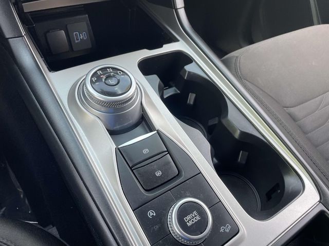 Vehicle image 27 of 35