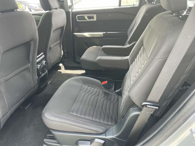 Vehicle image 17 of 35