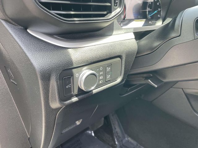 Vehicle image 23 of 35