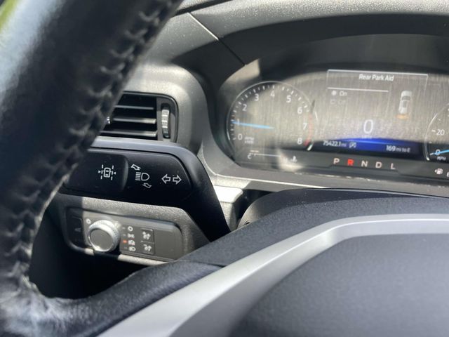 Vehicle image 34 of 35