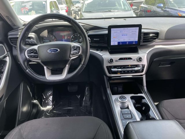 Vehicle image 16 of 35