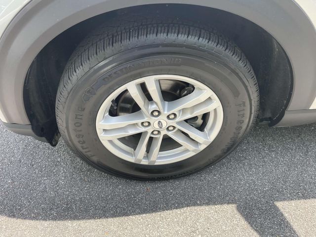 Vehicle image 14 of 35
