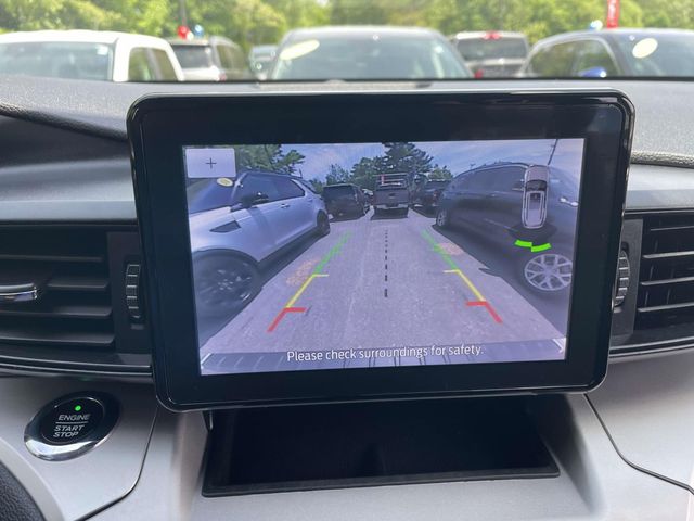Vehicle image 25 of 35