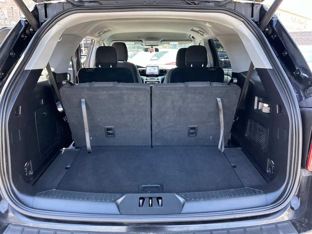 Vehicle image 13 of 31