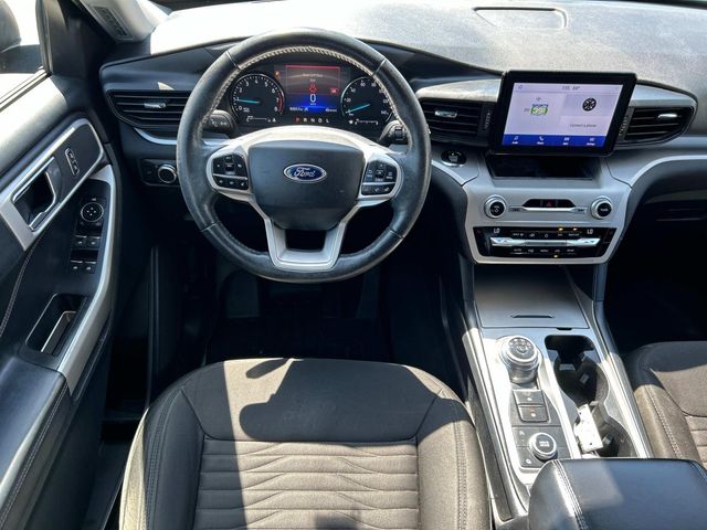 Vehicle image 10 of 31