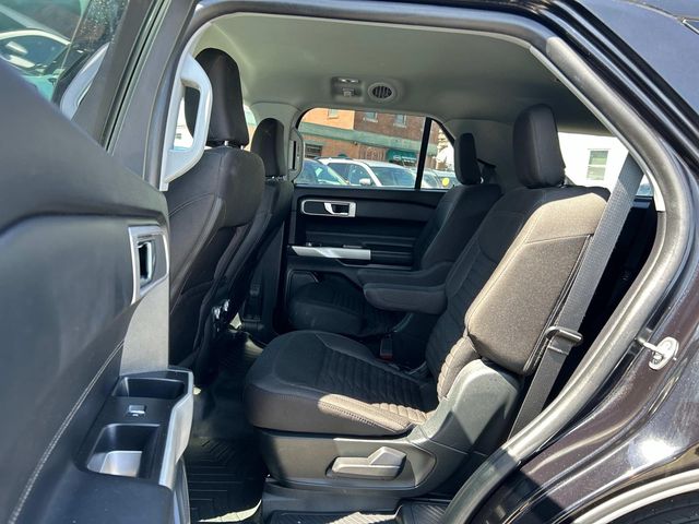 Vehicle image 12 of 31