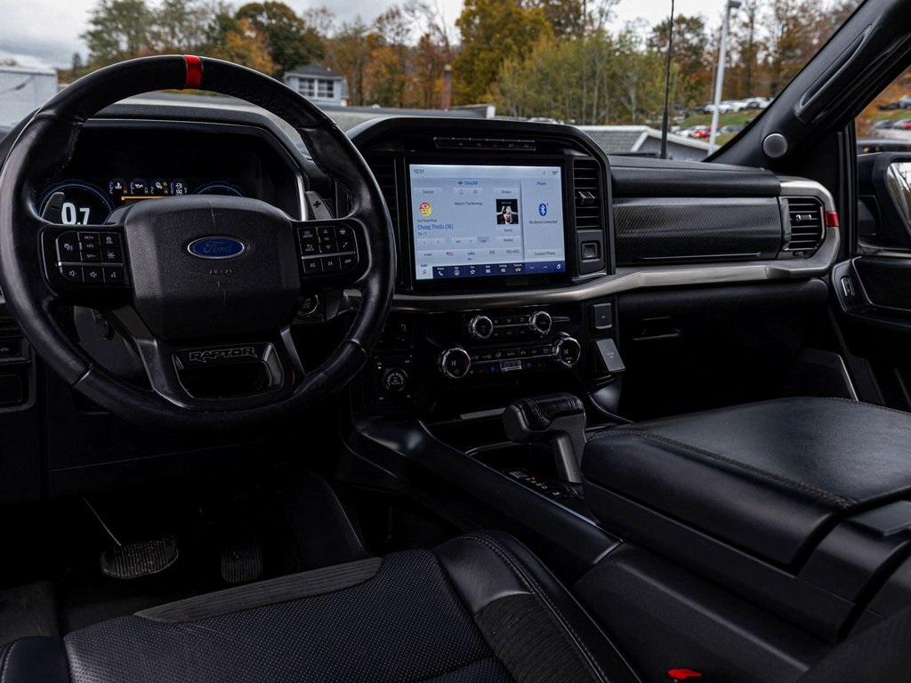 2021 Ford F-150 Raptor Image 23 of 40
