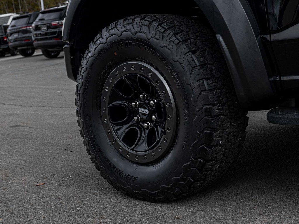 2021 Ford F-150 Raptor Image 11 of 40