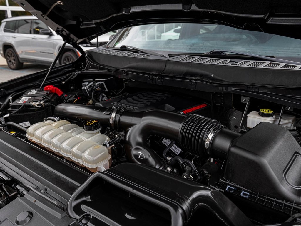 2021 Ford F-150 Raptor Image 7 of 40