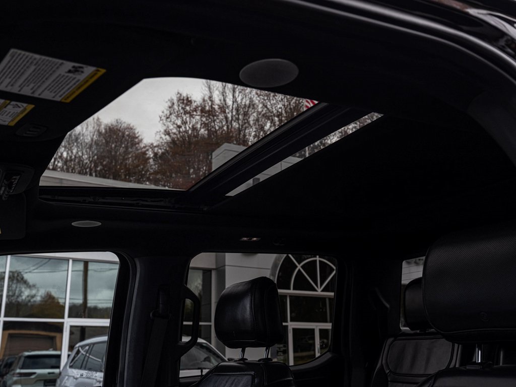 2021 Ford F-150 Raptor Image 27 of 40