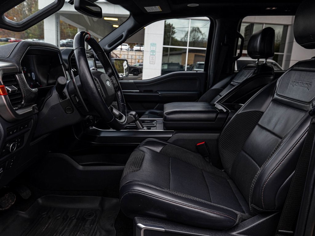 2021 Ford F-150 Raptor Image 19 of 40