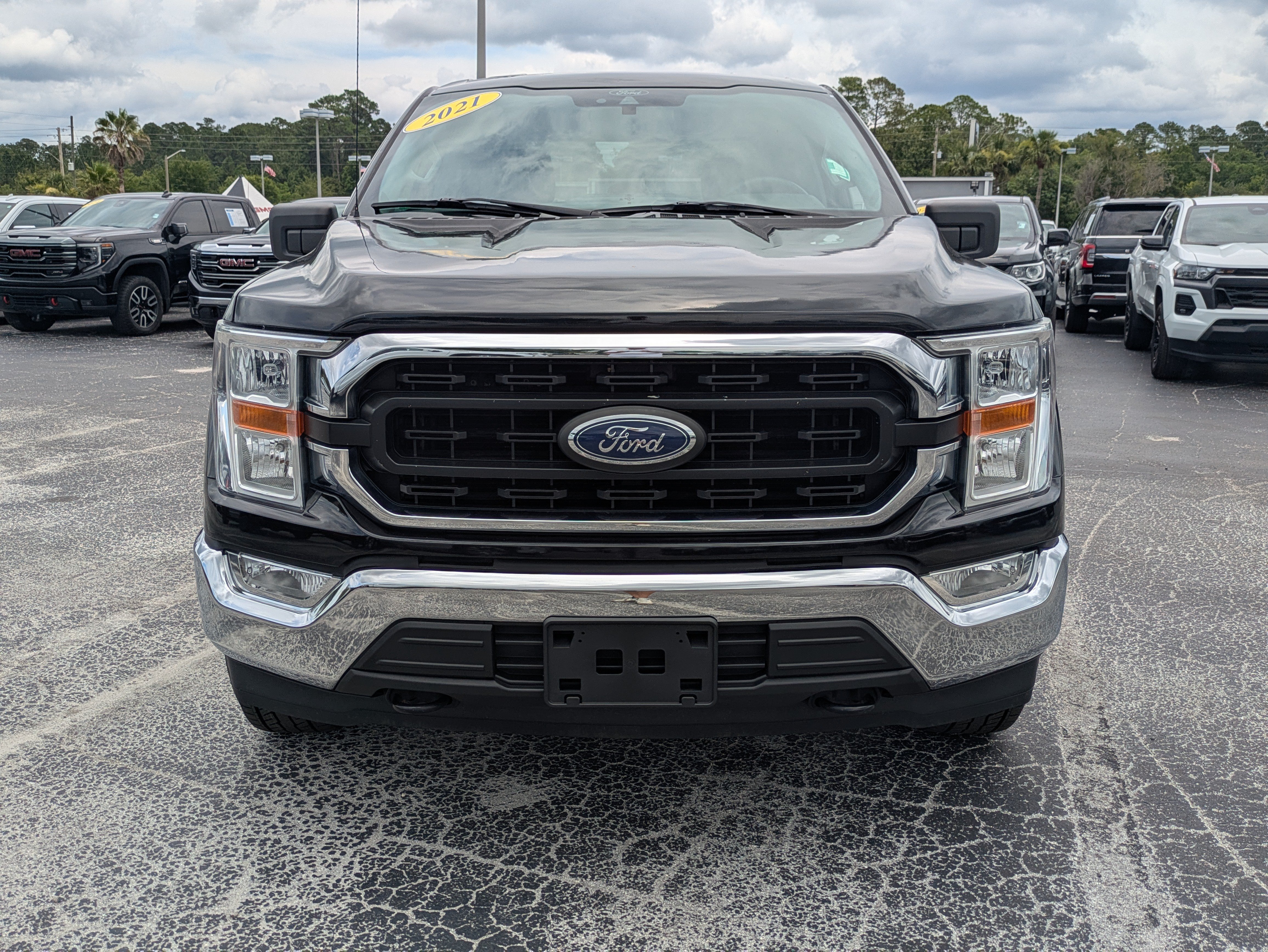 2021 Ford F-150 XL Image 2 of 26