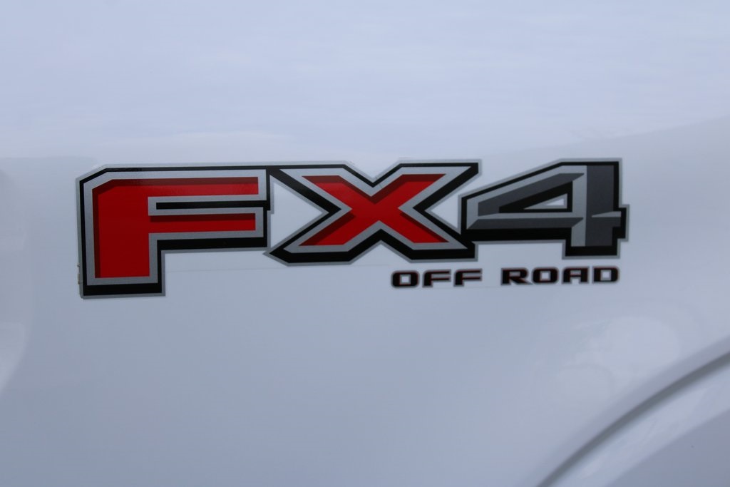 Vehicle image 32 of 37