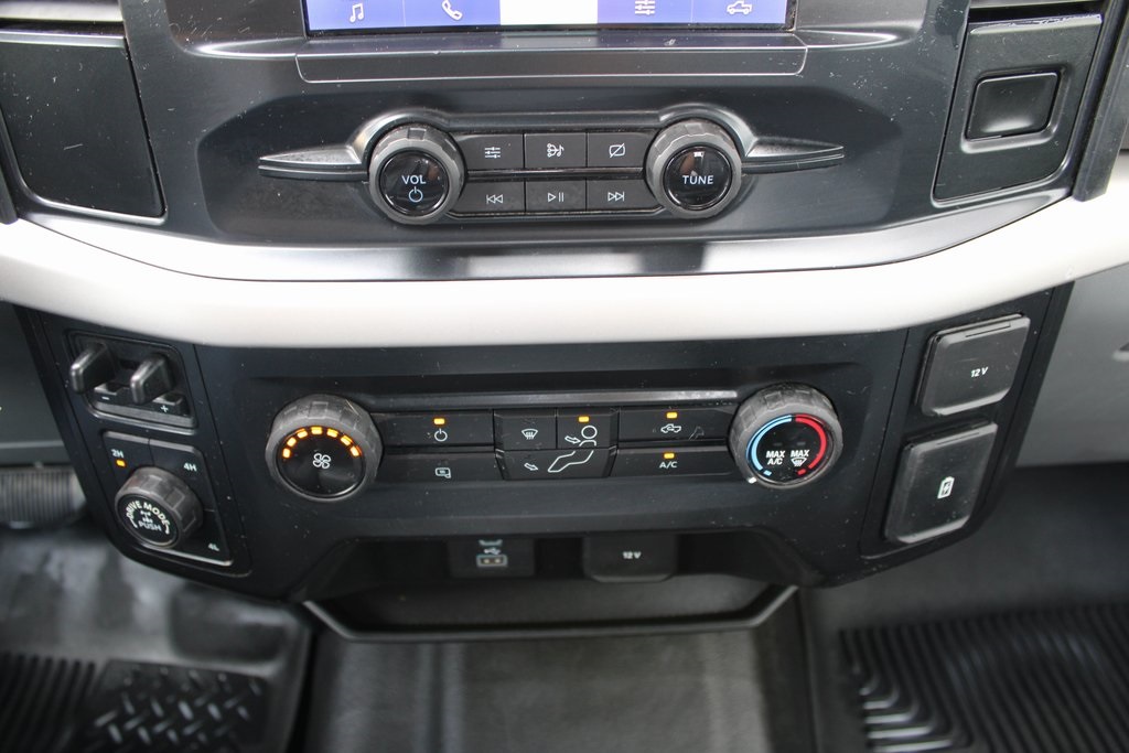 Vehicle image 25 of 37