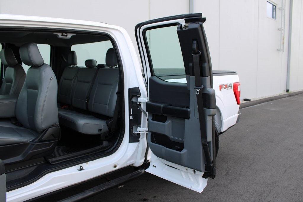 Vehicle image 13 of 37