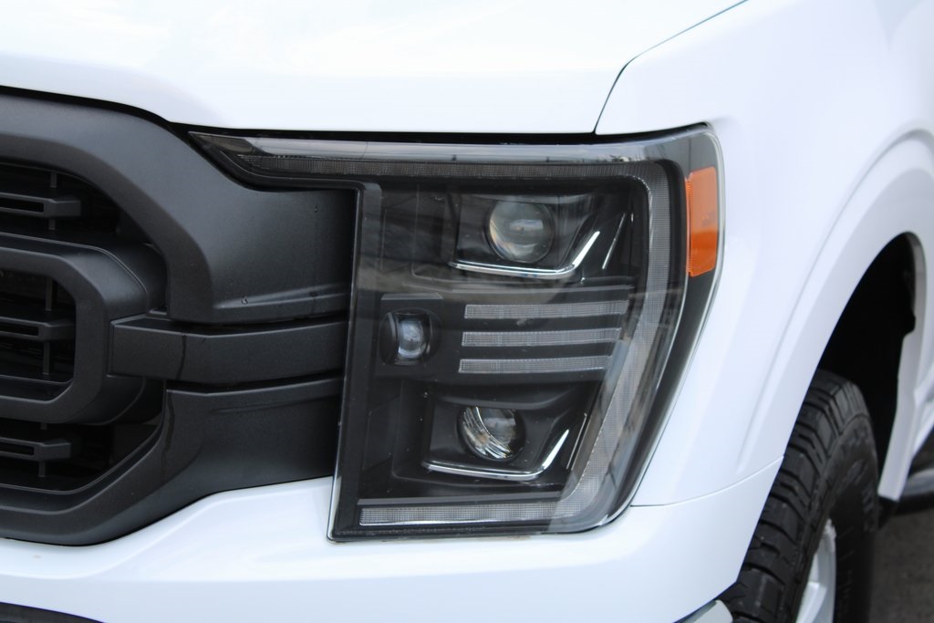 Vehicle image 27 of 37