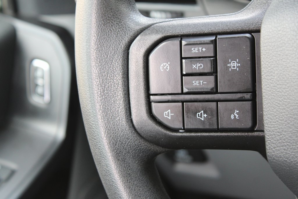 Vehicle image 31 of 37