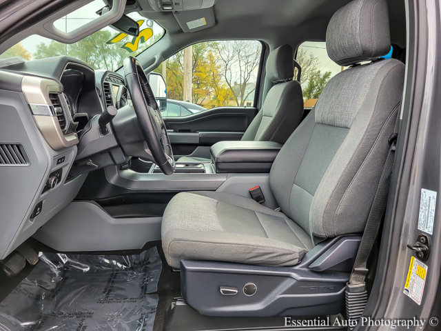 Vehicle image 7 of 33