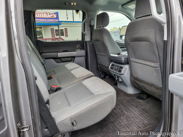 Vehicle image 25 of 33