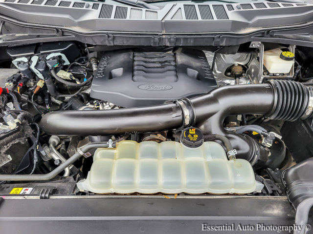 Vehicle image 31 of 33