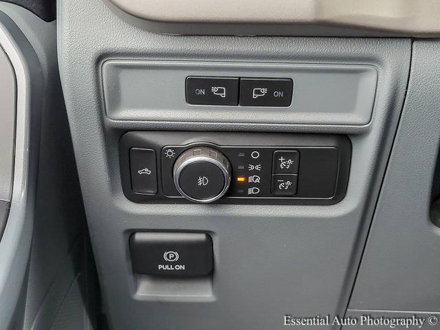 Vehicle image 12 of 33