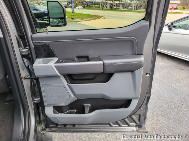 Vehicle image 26 of 33