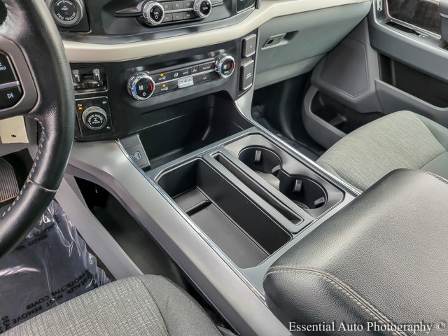 Vehicle image 21 of 33