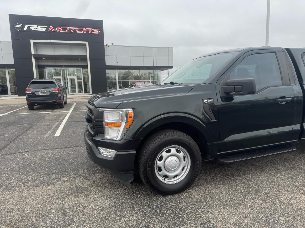 2021 Ford F-150 XL Image 2 of 46